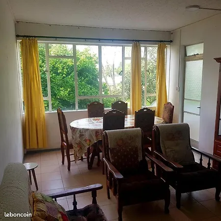 Appartement Modeste Au Centre Ville, Tramway